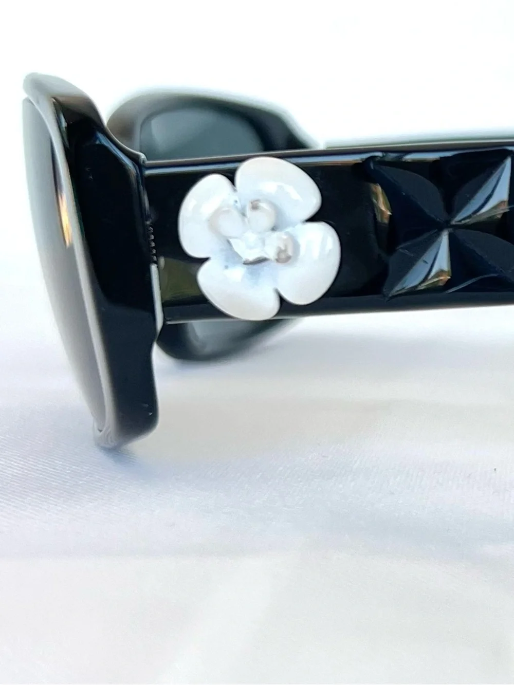 CHANEL 5146 C. 1125/3C Camellia Flower CC Black Quilted Acetate Frame Sunglasses